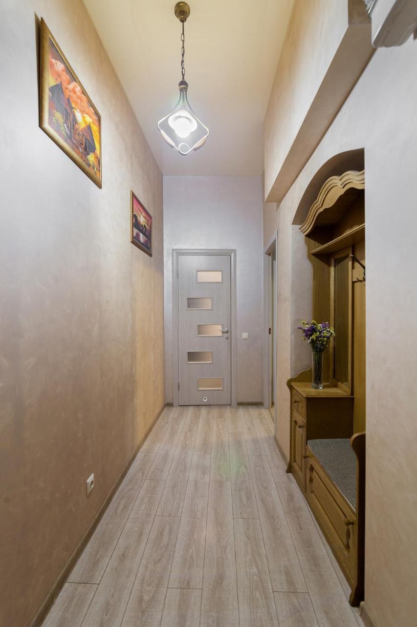 Friends House On Square Rynok *