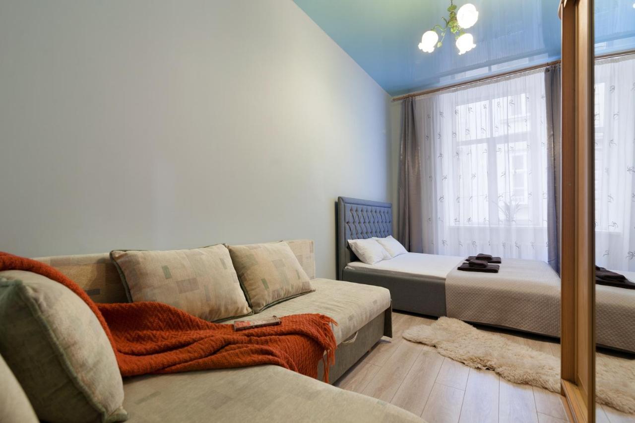 Apartment Friends House On Square Rynok *