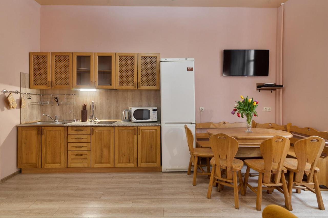 Apartment Friends House On Square Rynok Lemberg