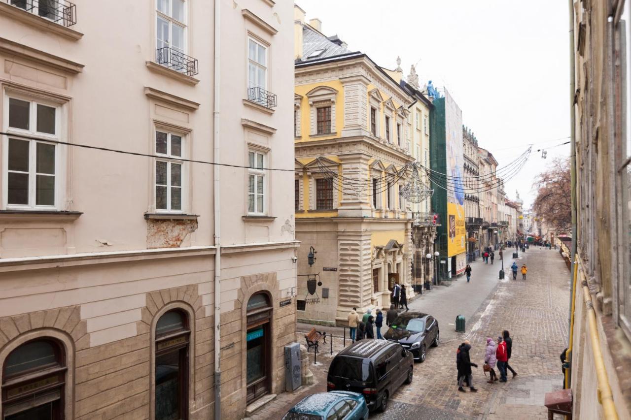 Friends House On Square Rynok Apartment